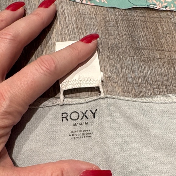 Floral Ruffle Bikini Set - Picture 2 of 3